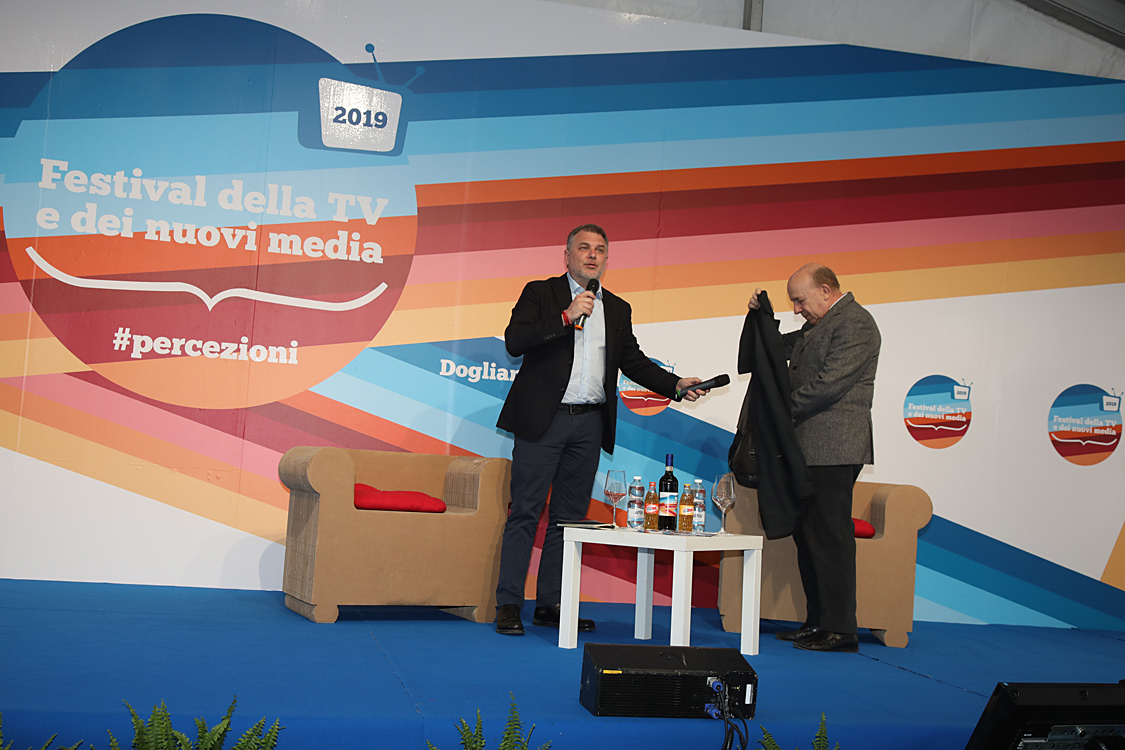 Festival della TV e dei Nuovi Media 2019_277.jpg - La percezione della legalità e dei diritti Tempi della giustizia e certezza della pena, burocrazia ossessiva, corruzione diffusa, criminalità che sembra controllare intere aree del Paese.  Legalità e diritti sono percepiti solo come concetti astratti ? Repressione e propaganda sono le uniche risposte possibili? Lirio Abbate e Gustavo Zagrebelsky.